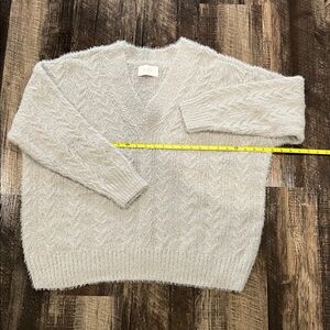 New Cozy V-Neck Cable Knit Women's Sweater in Light Gray